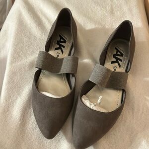 NWT Anne Klein 8.5 wedge, gray $30.00
